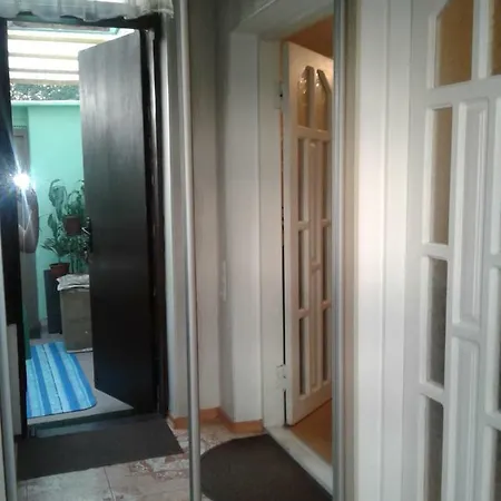 Apartment On Liberty Avenue